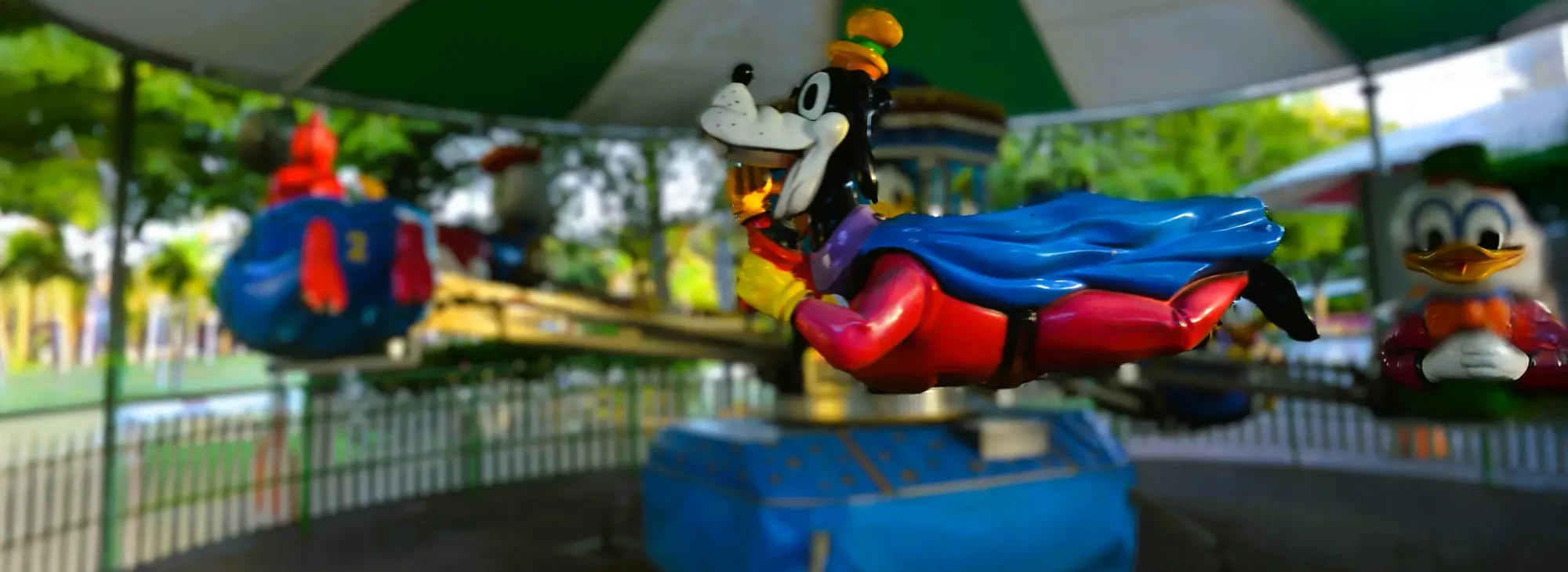 קרוסלת חיות מעופפות ראשית