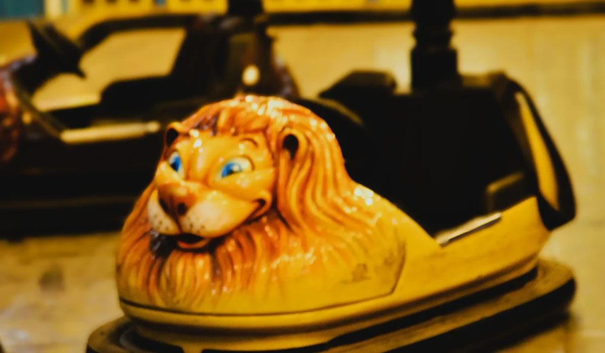 מיני מכוניות מתנגשות 72