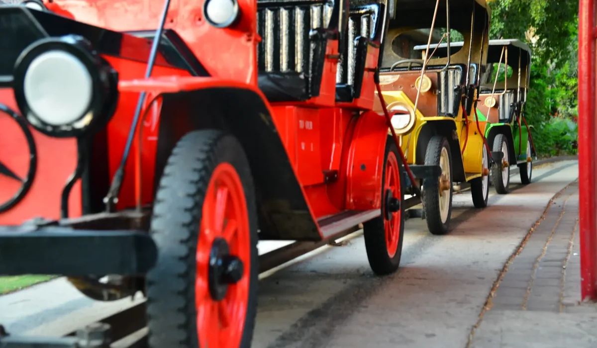 מכוניות עתיקות 61