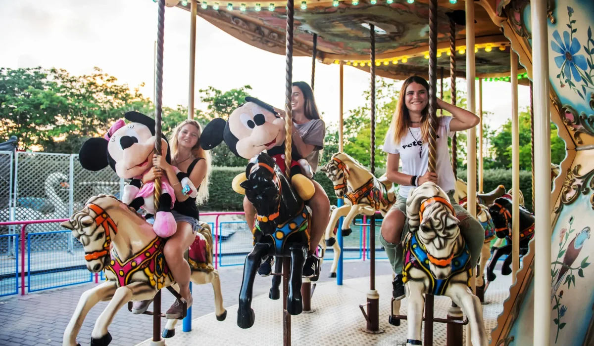 קרוסלת הסוסים סופרלנד (1)